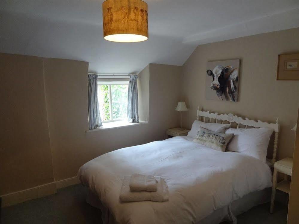Huxham Farmhouse Bed and Breakfast East Pennard Buitenkant foto