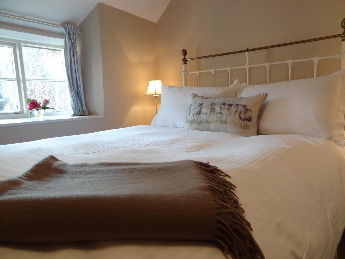 Huxham Farmhouse Bed and Breakfast East Pennard Buitenkant foto