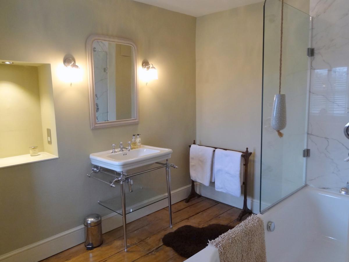 Huxham Farmhouse Bed and Breakfast East Pennard Buitenkant foto