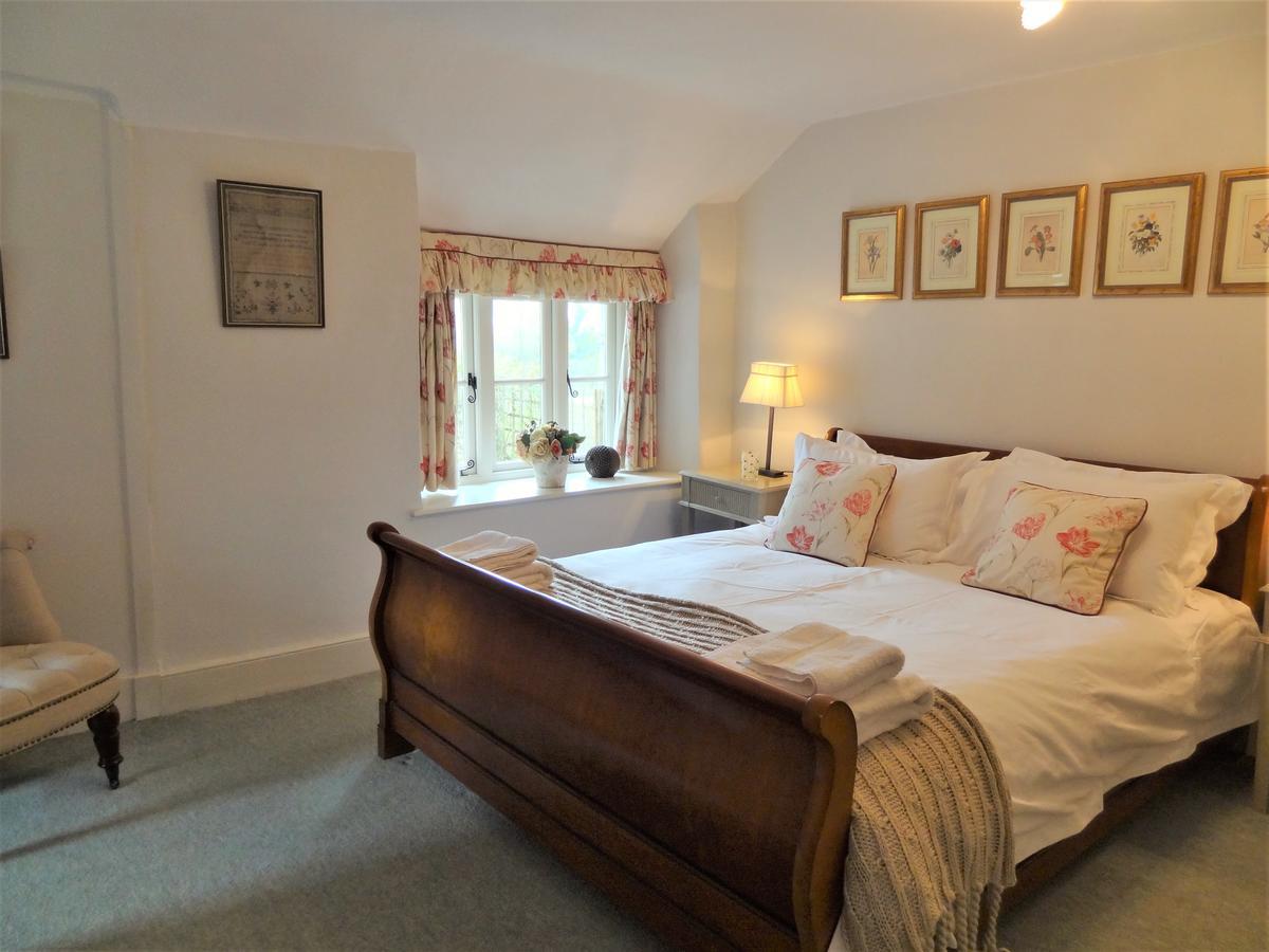 Huxham Farmhouse Bed and Breakfast East Pennard Buitenkant foto