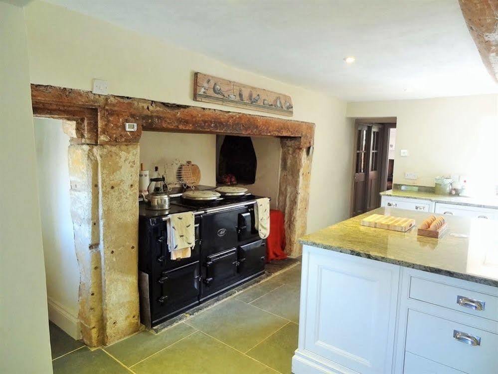 Huxham Farmhouse Bed and Breakfast East Pennard Buitenkant foto