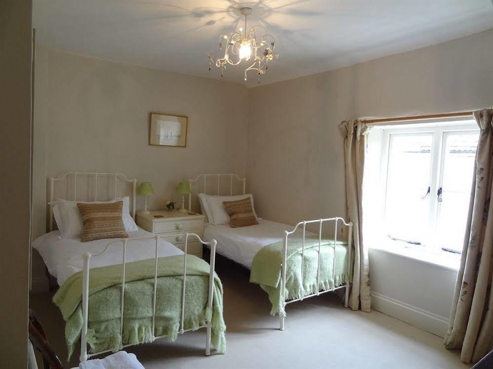 Huxham Farmhouse Bed and Breakfast East Pennard Buitenkant foto