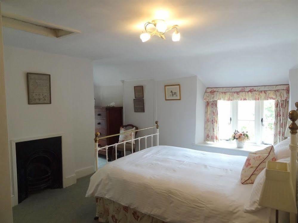 Huxham Farmhouse Bed and Breakfast East Pennard Buitenkant foto
